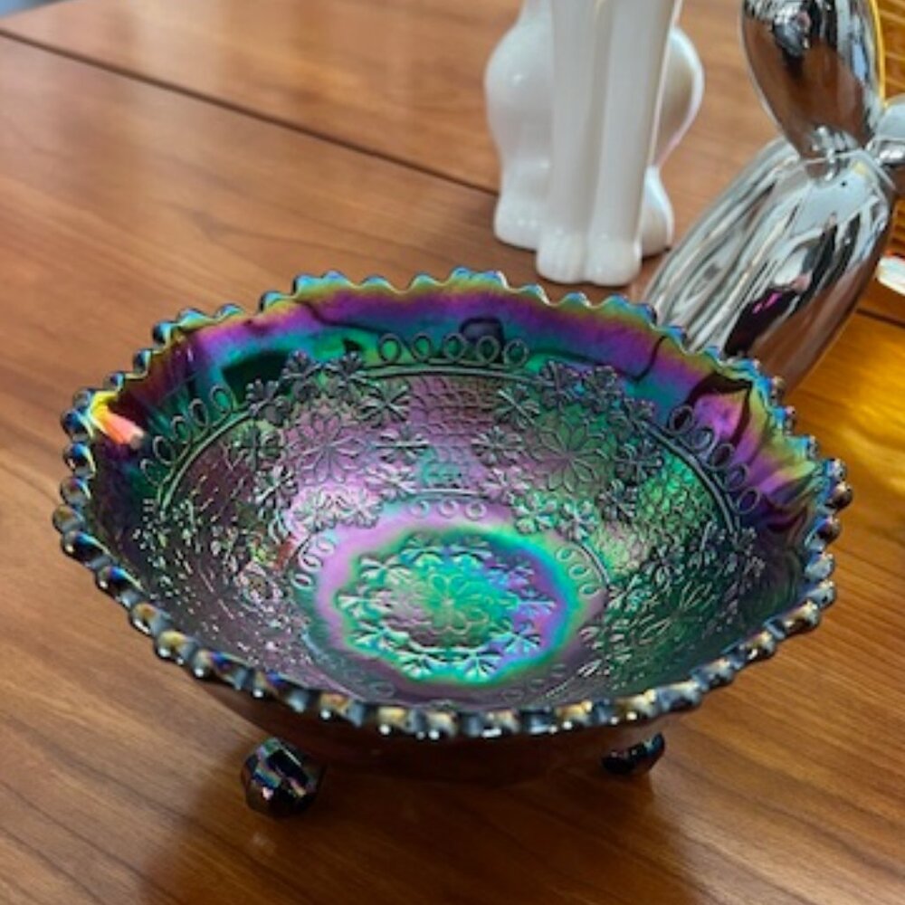 VINTAGE  Fenton Leaf Chain Amethyst Carnival SIGNED  Iridescent Glass Bowl
